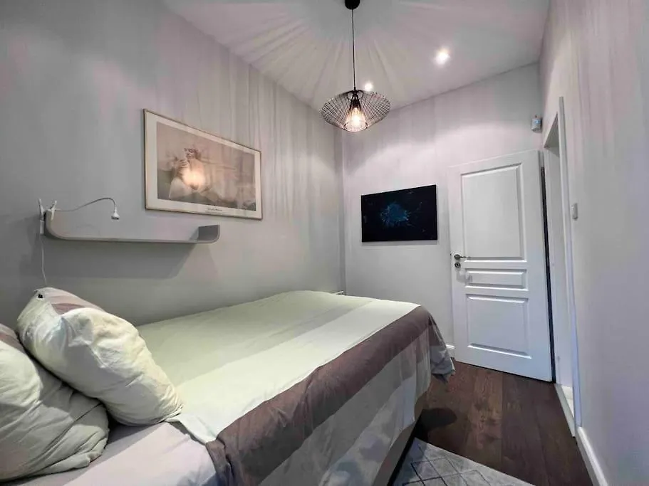 Apartamento Perfectly Sumptuous Centre Apartment, 2-Minute Walk From Vitosha Boulevard Sofía