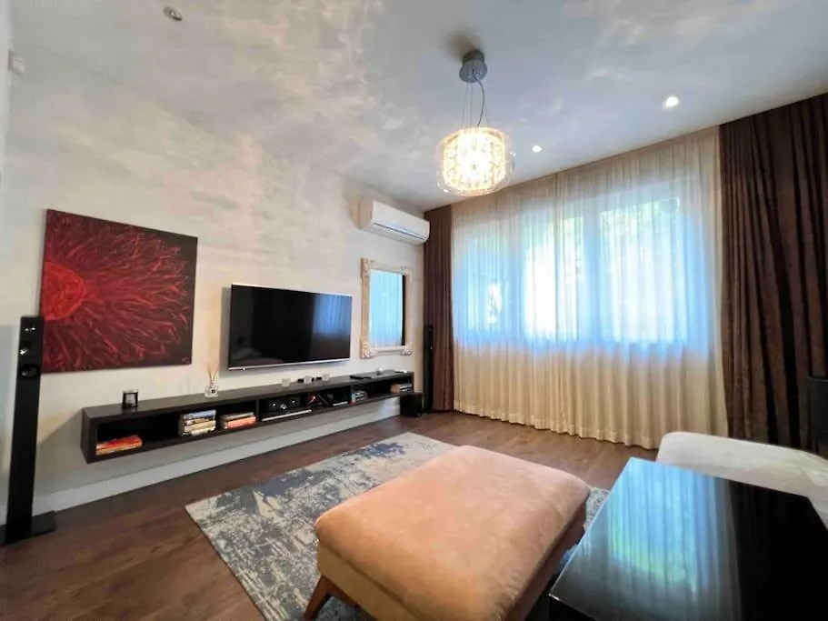 Perfectly Sumptuous Centre Apartment, 2-Minute Walk From Vitosha Boulevard Sofia